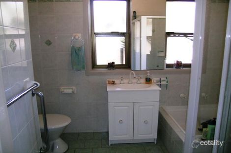 Property photo of 11 Park Road East Hills NSW 2213