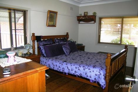 Property photo of 11 Park Road East Hills NSW 2213