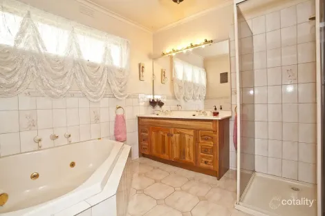 Property photo of 14 Rob Roy Street Glen Waverley VIC 3150