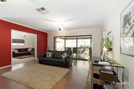 Property photo of 4 Lakeside Drive Berwick VIC 3806