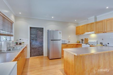 Property photo of 11 Carey Crescent Bacchus Marsh VIC 3340