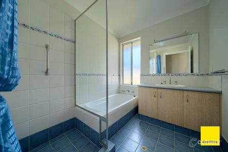 1b Hewett Rise, Spencer Park, WA 6330