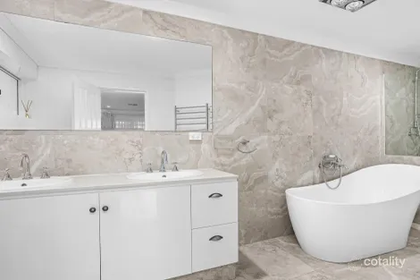 Property photo of 15 Ten Seldam Circle Winthrop WA 6150