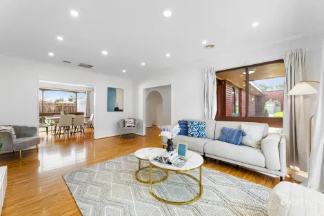 Property photo of 8 Fenfield Street Cranbourne VIC 3977