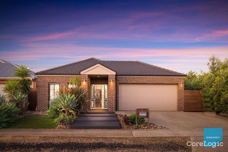 Property photo of 4 Hascombe Drive Caroline Springs VIC 3023