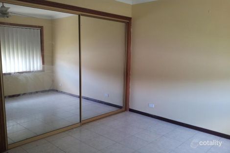 Property photo of 33 Furci Avenue Edensor Park NSW 2176