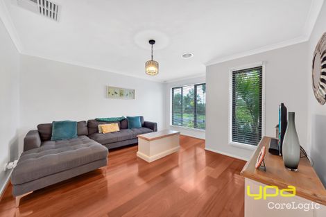 Property photo of 8 Ardent Crescent Cranbourne East VIC 3977