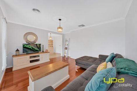 Property photo of 8 Ardent Crescent Cranbourne East VIC 3977
