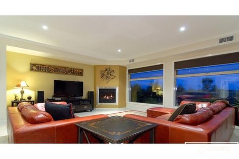 Property photo of 13 Flinders Court Cranbourne North VIC 3977