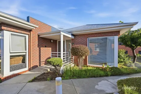 2a/7 Ballawinnie Rd, Lindisfarne, TAS 7015