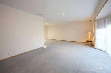 Property photo of 28 Azarow Circuit Croydon South VIC 3136