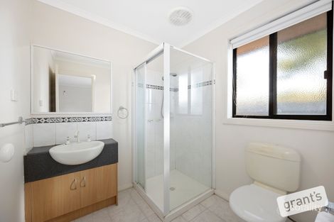 Property photo of 6 Terri-Ester Drive Berwick VIC 3806