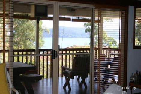 323 Avoca Dr, Green Point, NSW 2251