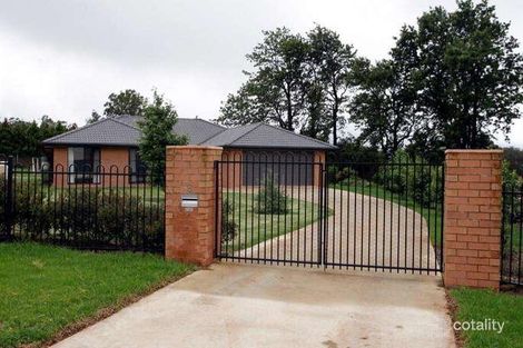 Property photo of 8 Bernard Court Highfields QLD 4352