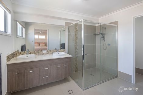 Property photo of 70 Raceview Avenue Hendra QLD 4011