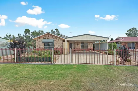 7 Cox St, Oakey, QLD 4401