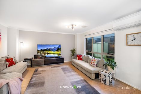 Property photo of 32 Riverside Drive Cranbourne West VIC 3977