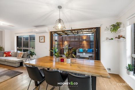 Property photo of 32 Riverside Drive Cranbourne West VIC 3977