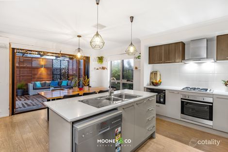 Property photo of 32 Riverside Drive Cranbourne West VIC 3977