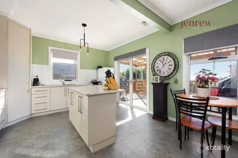 Property photo of 10 Wattle Avenue Emu Heights TAS 7320