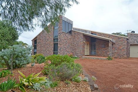 4 Bundara Cl, Little Grove, WA 6330