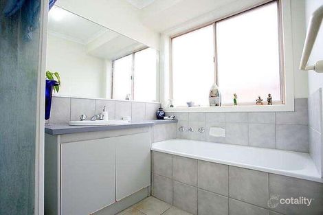 Property photo of 1/22 Tennyson Drive Delahey VIC 3037