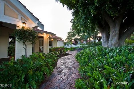 Property photo of 2 Hobbs Avenue Dalkeith WA 6009