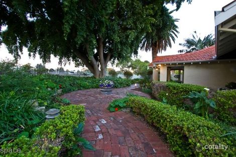 Property photo of 2 Hobbs Avenue Dalkeith WA 6009