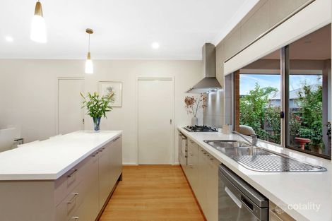 Property photo of 36 Fossilstone Avenue Doreen VIC 3754