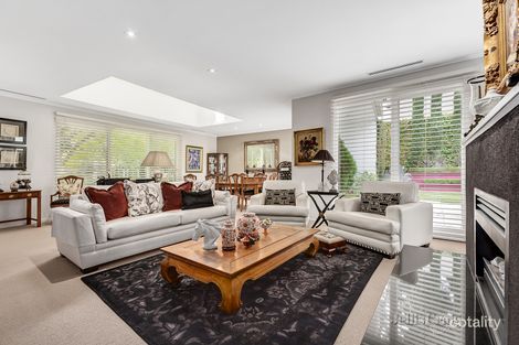 Property photo of 2 Pine Ridge Donvale VIC 3111