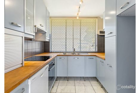 Property photo of 2/24 Fourth Avenue Sandgate QLD 4017