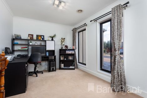 Property photo of 4 Grainger Circuit Point Cook VIC 3030