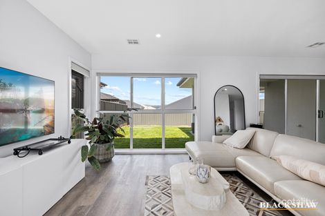 Property photo of 60 Erskine Loop Googong NSW 2620
