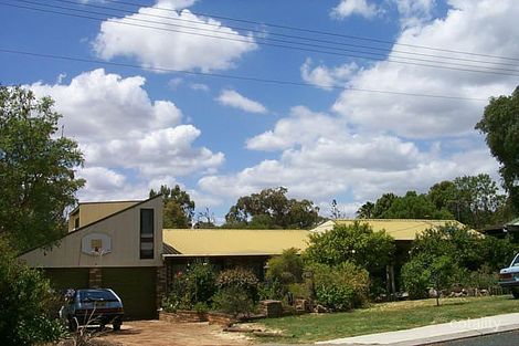 63 Meloway Dr, Maida Vale, WA 6057