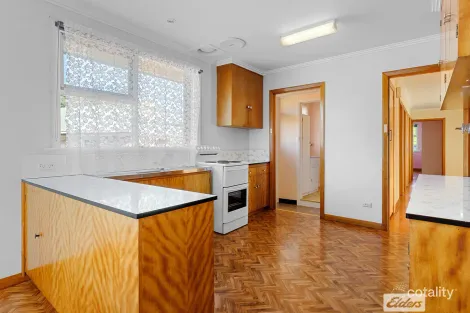 Property photo of 4 Holmes Place Park Grove TAS 7320