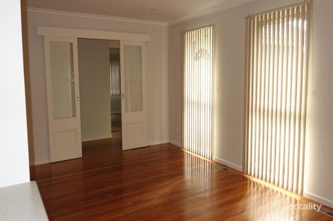 Property photo of 3 Eaglet Court Mill Park VIC 3082