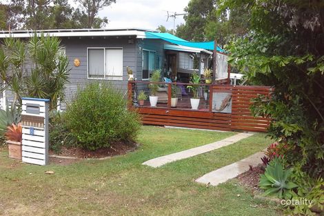 Property photo of 8 Calmwaters Crescent Macleay Island QLD 4184