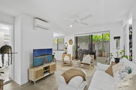 2/9 Milton Ave, Paradise Point, QLD 4216