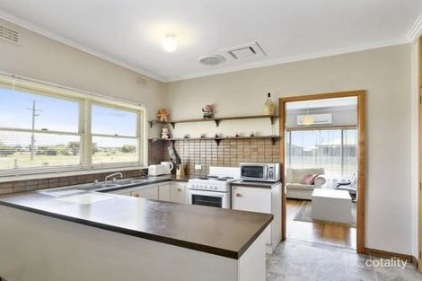Property photo of 10 Centre Road Seaspray VIC 3851