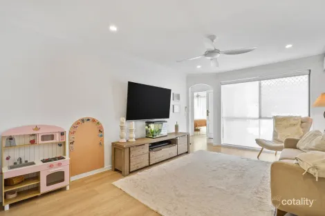 Property photo of 2/53 Corunna Crescent Ashmore QLD 4214