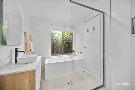 Property photo of 2/53 Corunna Crescent Ashmore QLD 4214