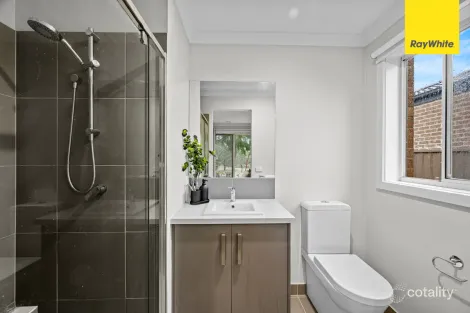 Property photo of 32 Riverside Concourse Cobblebank VIC 3338