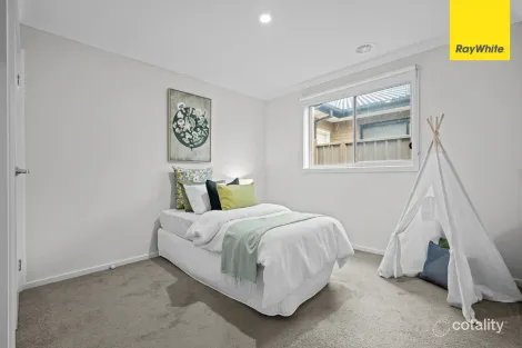 Property photo of 32 Riverside Concourse Cobblebank VIC 3338