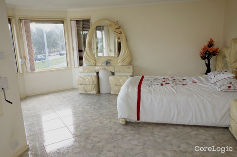 Property photo of 11 Rennell Place Green Valley NSW 2168