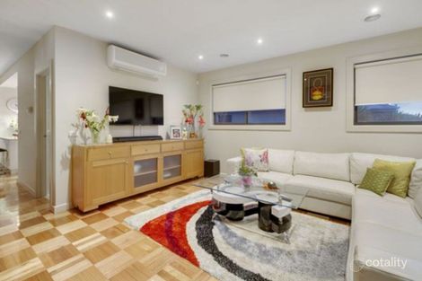 Property photo of 10 Summit Road Frankston VIC 3199