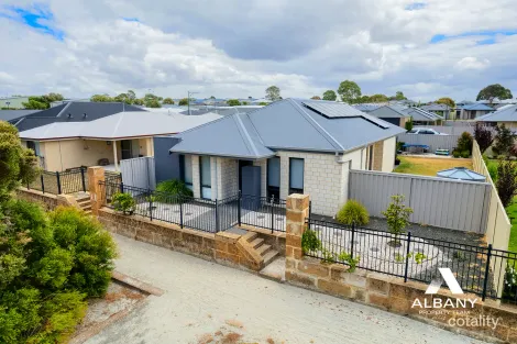 9 Hankins Way, Mckail, WA 6330