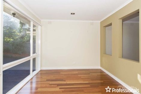 Property photo of 30 Autumn Grove Mooroolbark VIC 3138