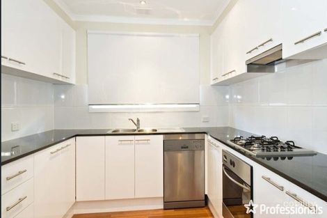 Property photo of 30 Autumn Grove Mooroolbark VIC 3138