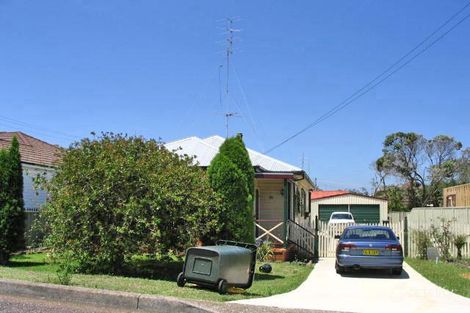 10 Marriot St, Belmont South, NSW 2280