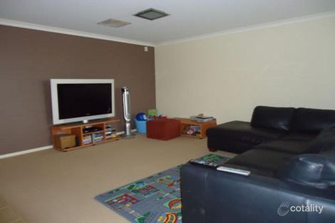 Property photo of 19 Arthurs Crescent Strathfieldsaye VIC 3551